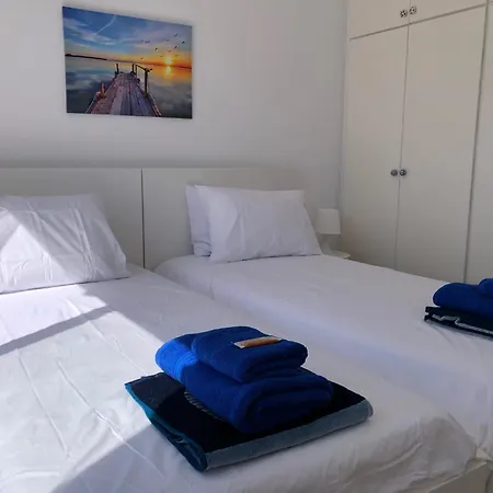 Paphos - 2 Bed Apt, Amazing Sea Views, Pool, 15 Min Walk To דירה *