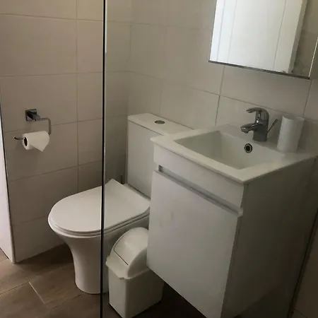 Paphos - 2 Bed Apt, Amazing Sea Views, Pool, 15 Min Walk To דירה