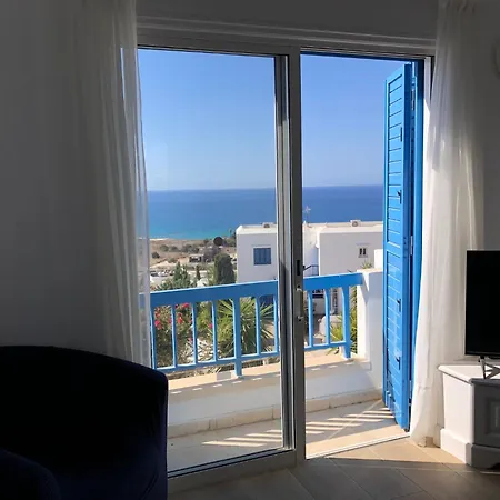 Paphos - 2 Bed Apt, Amazing Sea Views, Pool, 15 Min Walk To *