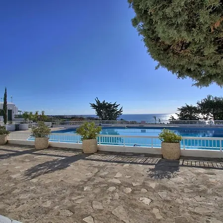 Paphos - 2 Bed Apt, Amazing Sea Views, Pool, 15 Min Walk To Apartment